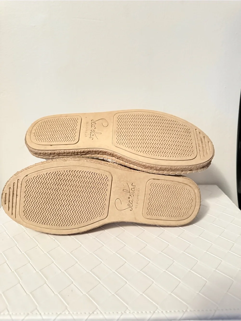 Sea Star Beachwear Beachcomber Espadrille Shimmer Champagne Water Shoes 8 w/box